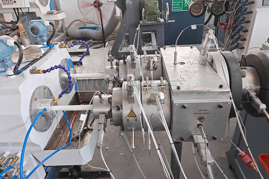 Maximize sua produção com a linha de extrusão de tubos de PVC de saída dupla WONPLUS