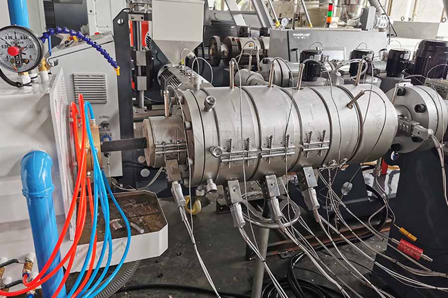  20-110mm  HDPE  PPR linha de produção de tubos comissionamento bem-sucedido
